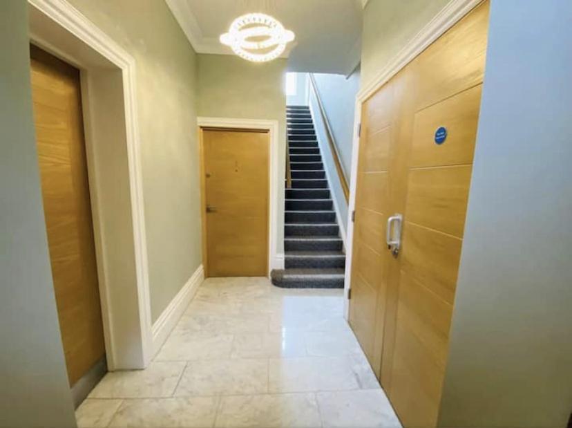 Spacious, Newly Renovated, Three Bedroom Town Centre Duplex Apartment With Free Parking, Sleeps Seven - Walking Distance To Beach Bournemouth Luaran gambar
