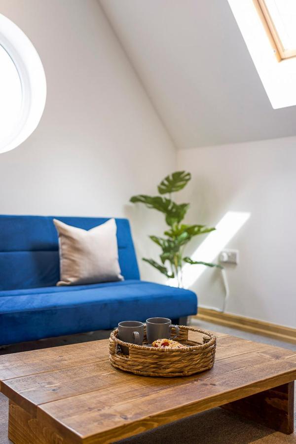 Spacious, Newly Renovated, Three Bedroom Town Centre Duplex Apartment With Free Parking, Sleeps Seven - Walking Distance To Beach Bournemouth Luaran gambar