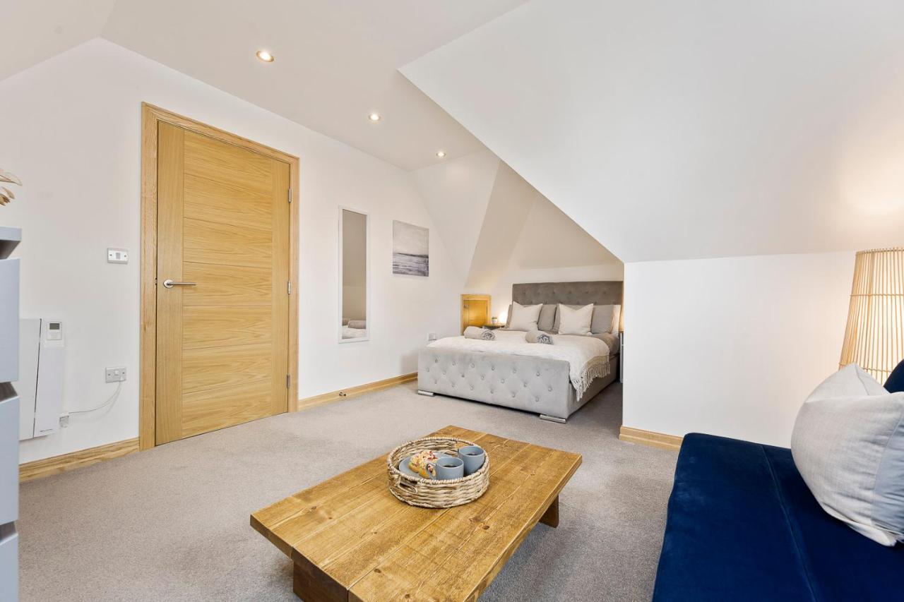 Spacious, Newly Renovated, Three Bedroom Town Centre Duplex Apartment With Free Parking, Sleeps Seven - Walking Distance To Beach Bournemouth Luaran gambar